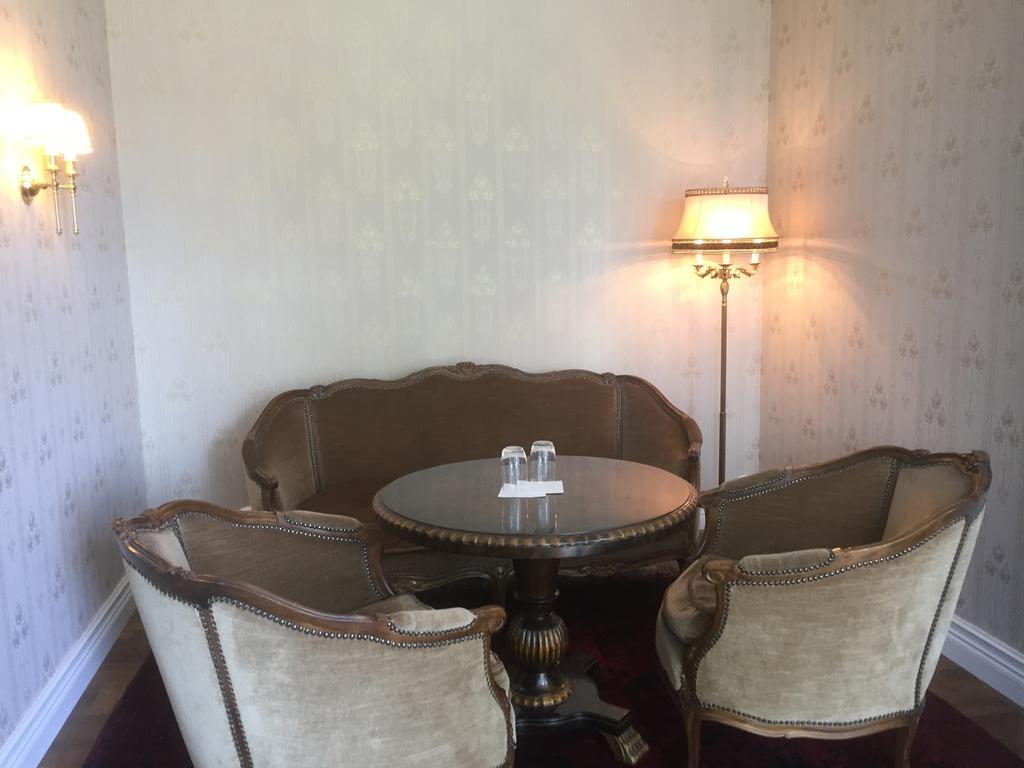 Kastanjelund Hotel Yngsjo Bagian luar foto