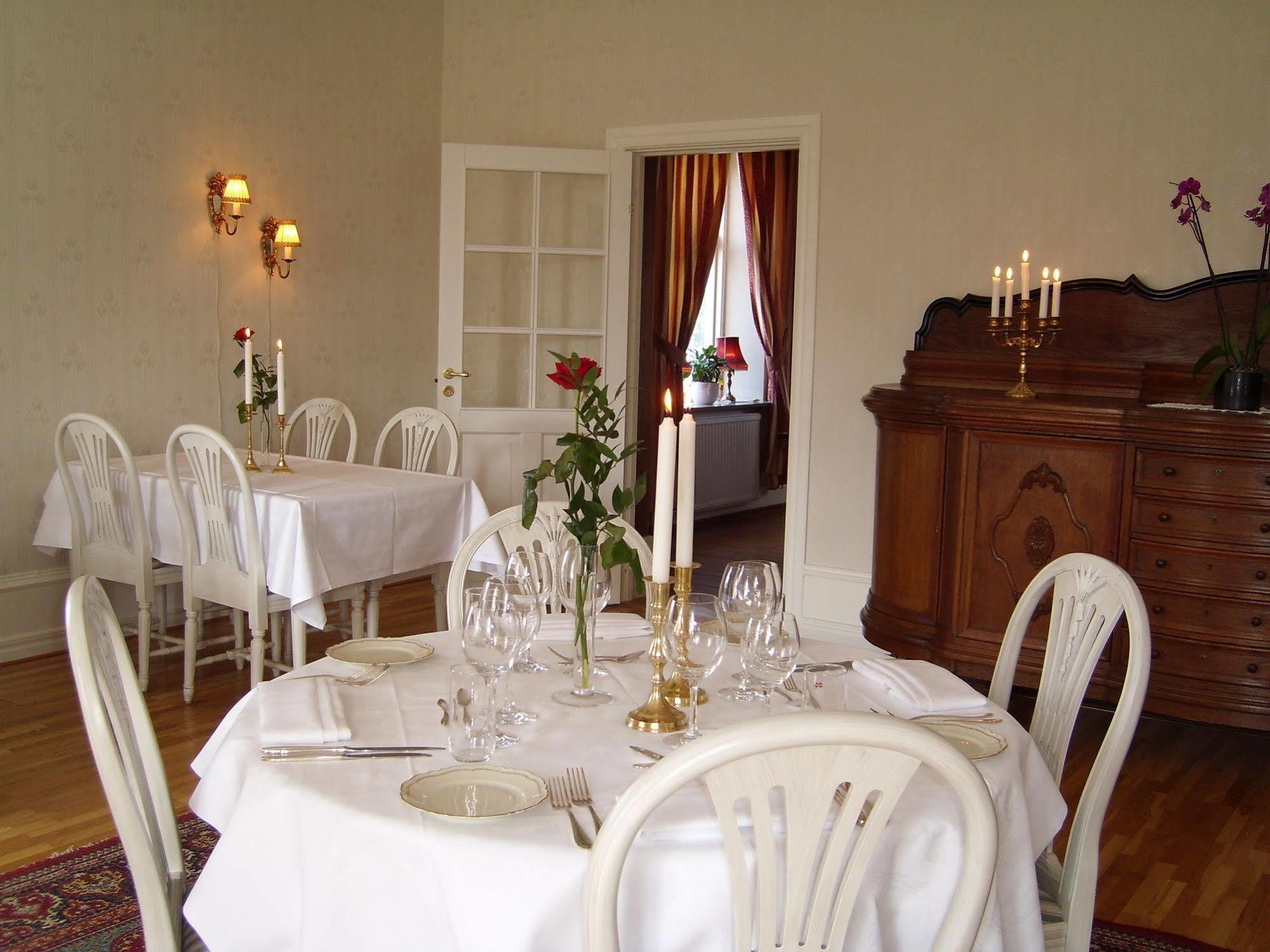 Kastanjelund Hotel Yngsjo Bagian luar foto