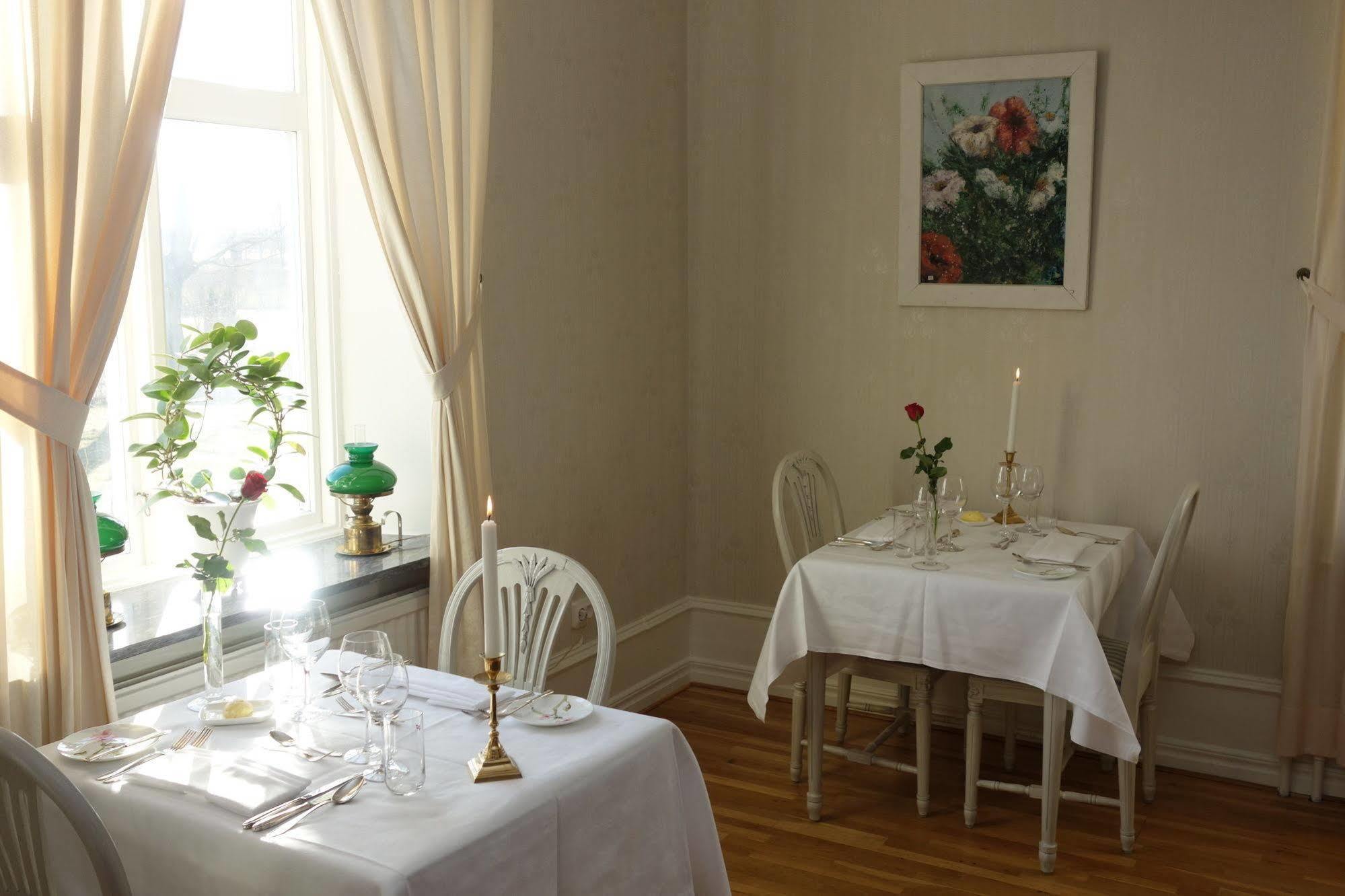 Kastanjelund Hotel Yngsjo Bagian luar foto